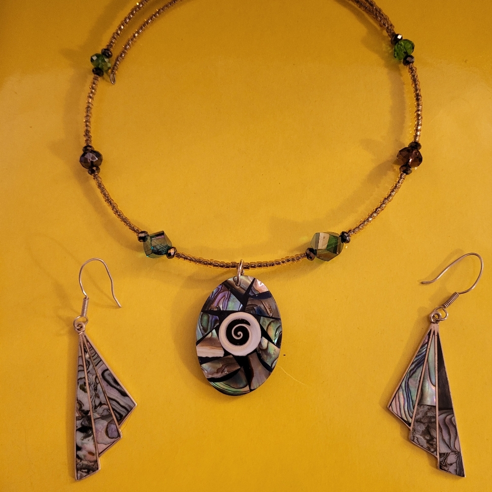 Mother of pearl necklace/earrings set